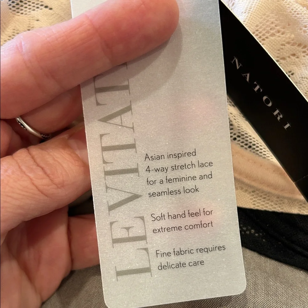 Natori Black and Light Pink Lace Bras 30C NWT - Picture 10 of 10